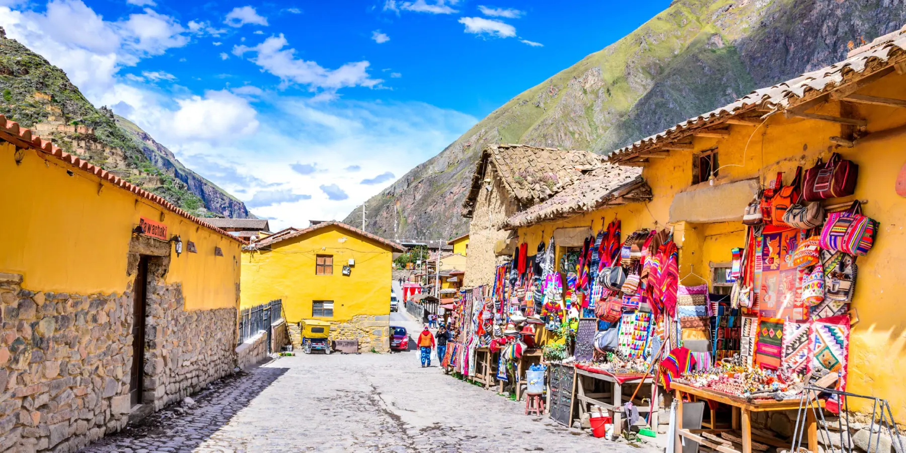 Mercado Artesanal de Ollantaytambo: Cultura y Tradición en el Valle Sagrado