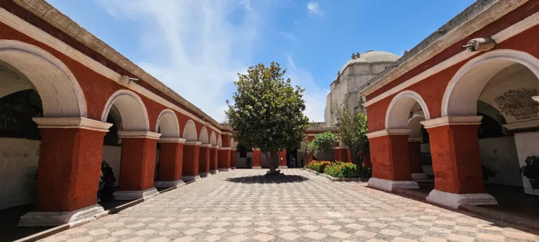 Visite o Mosteiro de Santa Catalina em Arequipa, História e Mistérios
