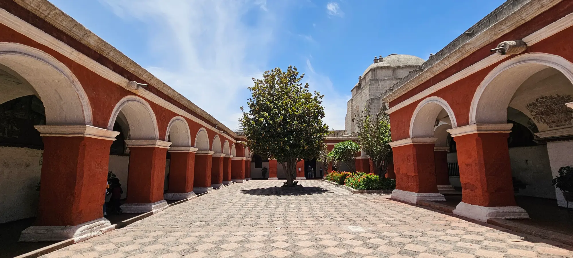 Visit the Monastery of Santa Catalina in Arequipa, History and Mysteries