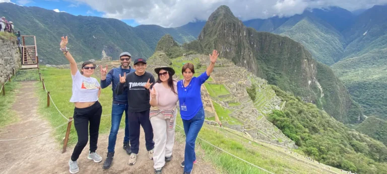 Como é um passeio guiado em Machu Picchu? Vale a pena?