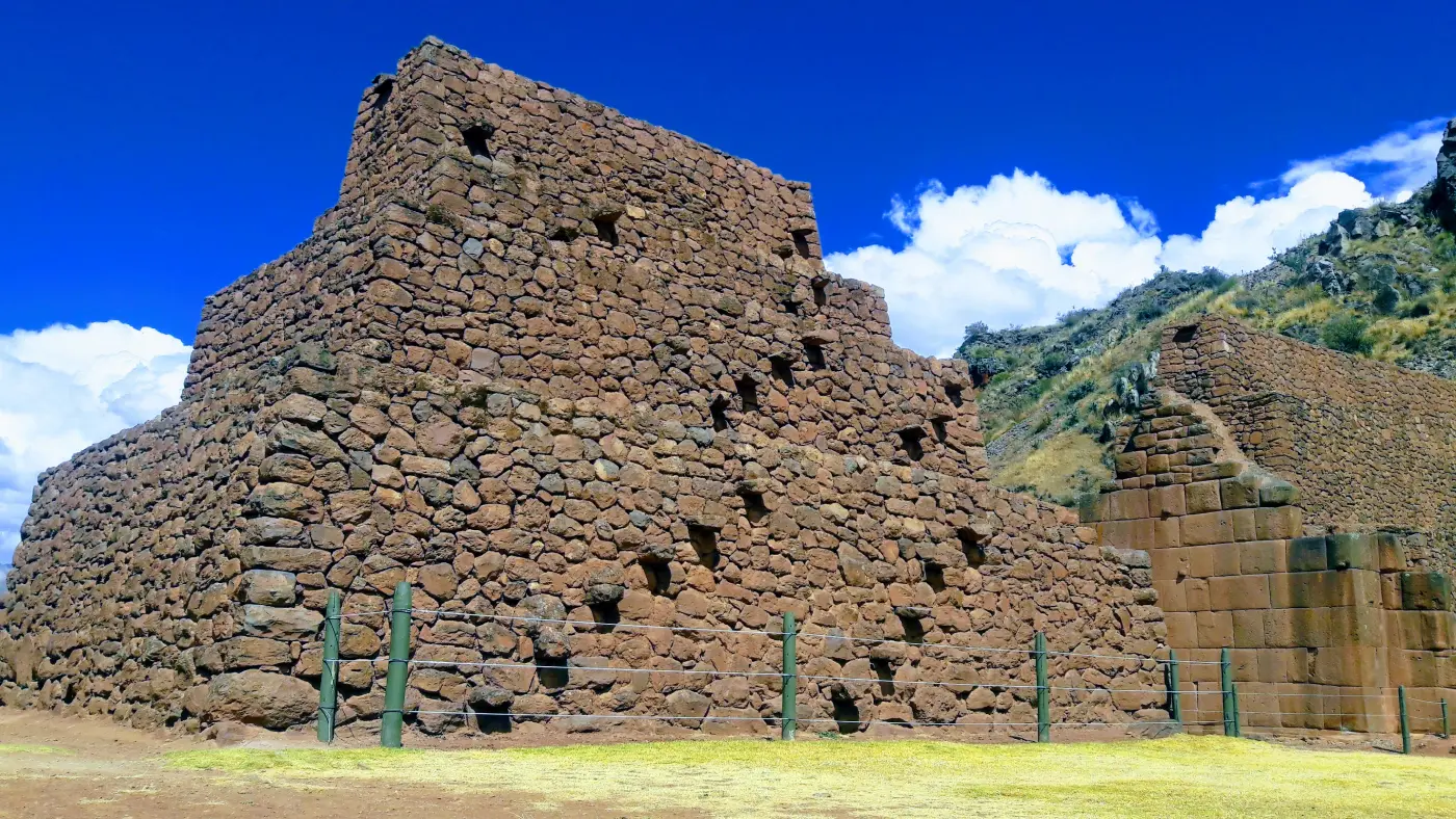 Descubre Pikillacta: La Antigua Ciudad Wari en el Valle Sur de Cusco