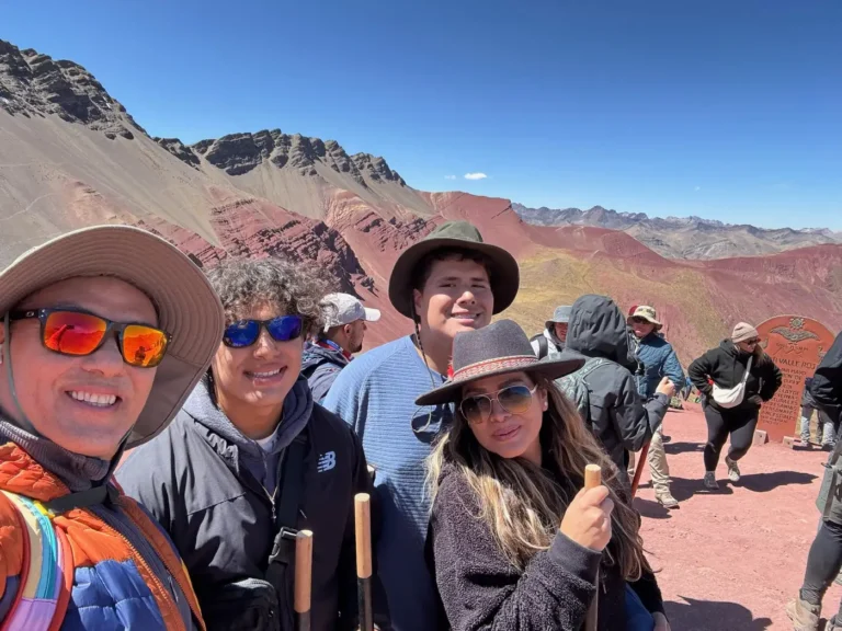 Descubra o Vale Vermelho: a paisagem que parece de outro planeta em Cusco.