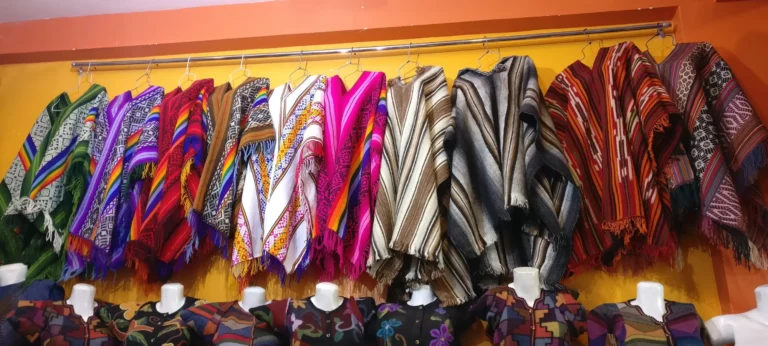 Handicrafts in Cusco: Authentic Souvenirs and Where to Buy Quality Artisan Products